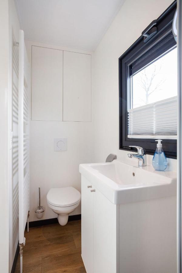Welcome In - Houseboat Agua Dolce Met Tuin, Paviljoenwei 4, Sneek - Offingawier Exterior foto